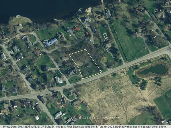 1258 County Road 3 Rd, Prince Edward County, ON K8N 4Z1