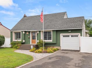 397 Buffalo Avenue, Lindenhurst, NY 11757