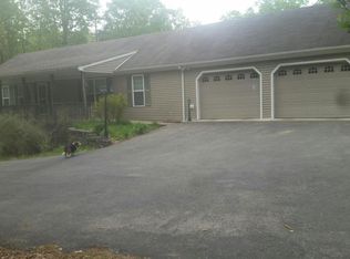 1133 Dearing Ln, Vinton, VA 24179