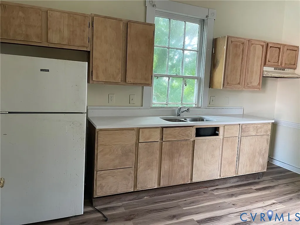 2 bed, 1.0 bath, 1209 sqft, $1,175 — Photo 2