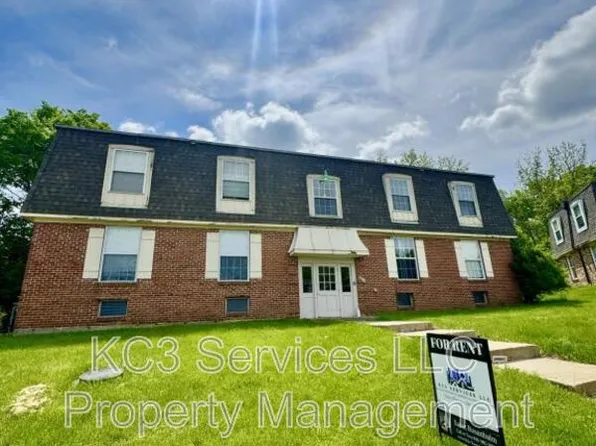 8717 Countryshire Ln, Kansas City, MO 64138