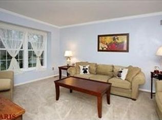 2124 Willow Way Ct, Chesterfield, MO 63017