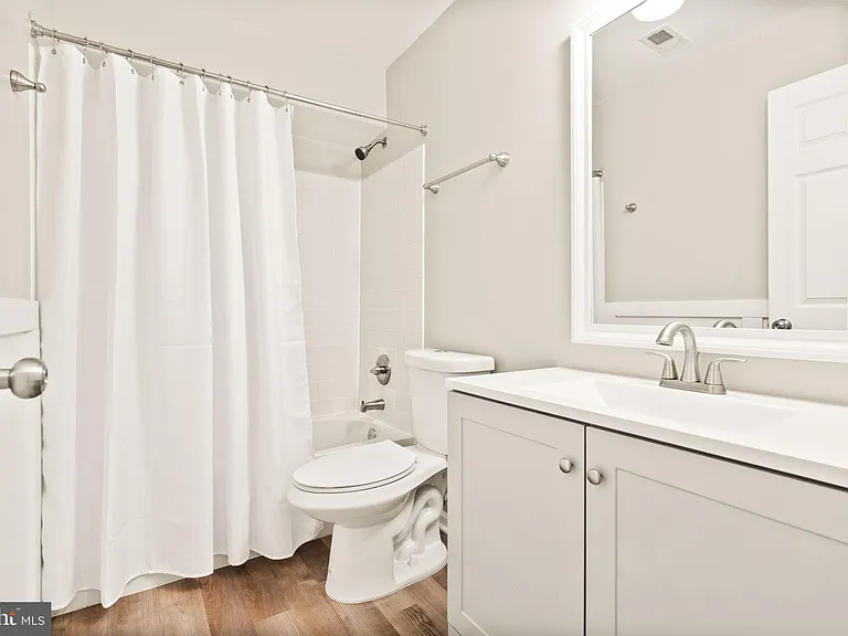 10032 Moxleys Ford Ln — Photo 34