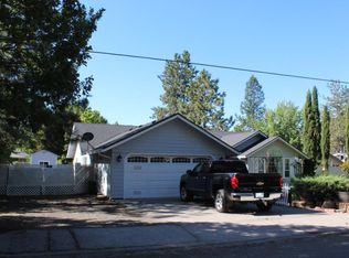 111 Edgewood Park Dr, Shady Cove, OR