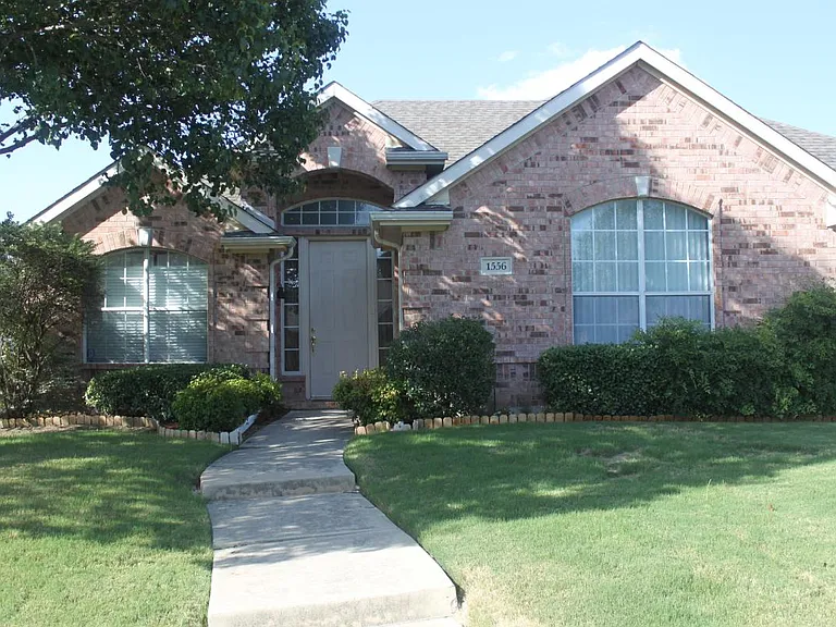 1556 Bastrop Dr — Photo 10