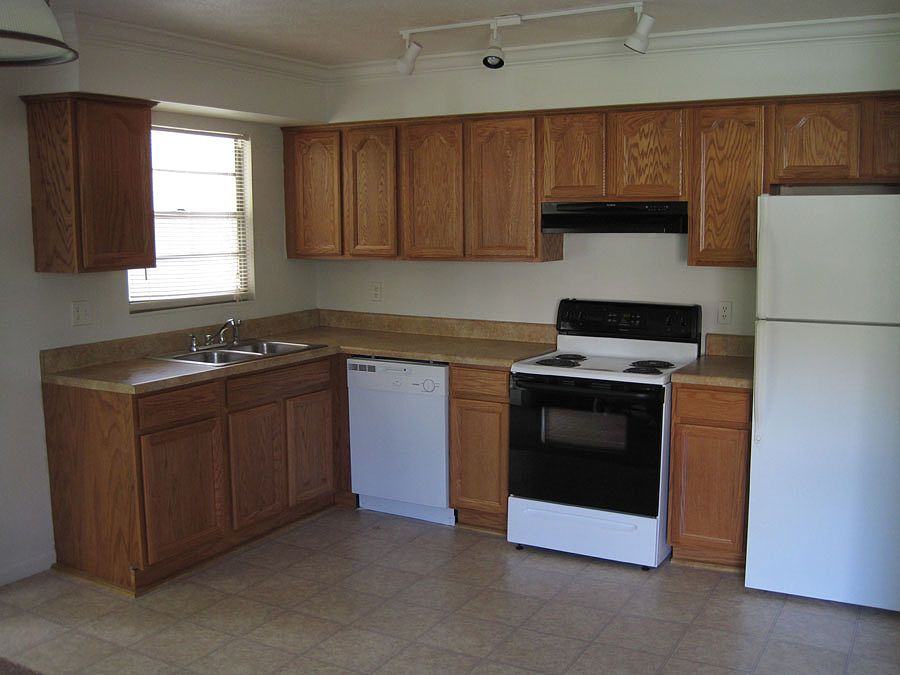 2nd image of 3800 Guilford Rd APT 3