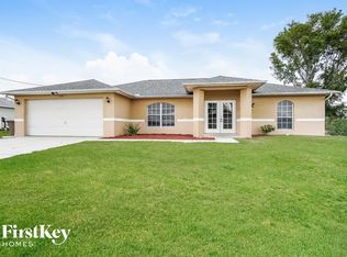528 Pennfield Ave, Lehigh Acres, FL 33974