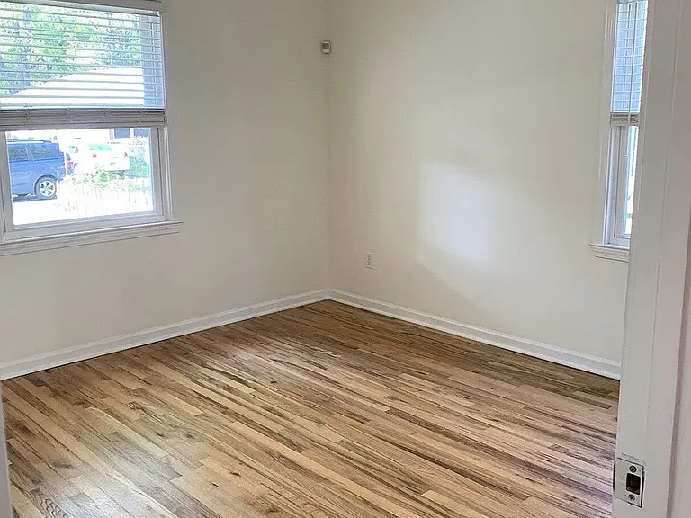 1253 Oak Grove Ave — Photo 9