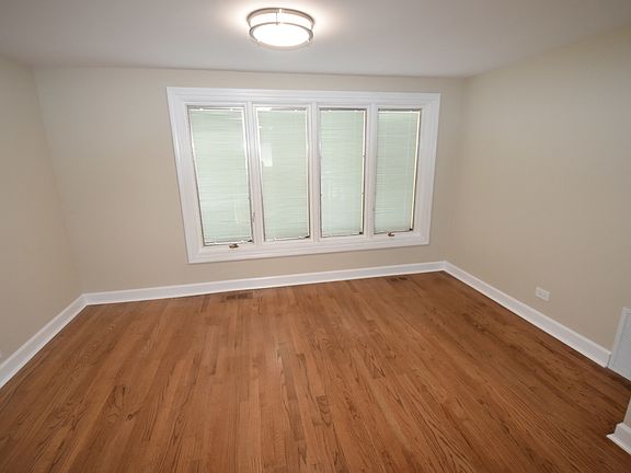5th image of 33 N Winston Dr