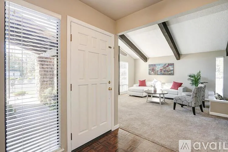 9101 Yount Ct — Photo 3