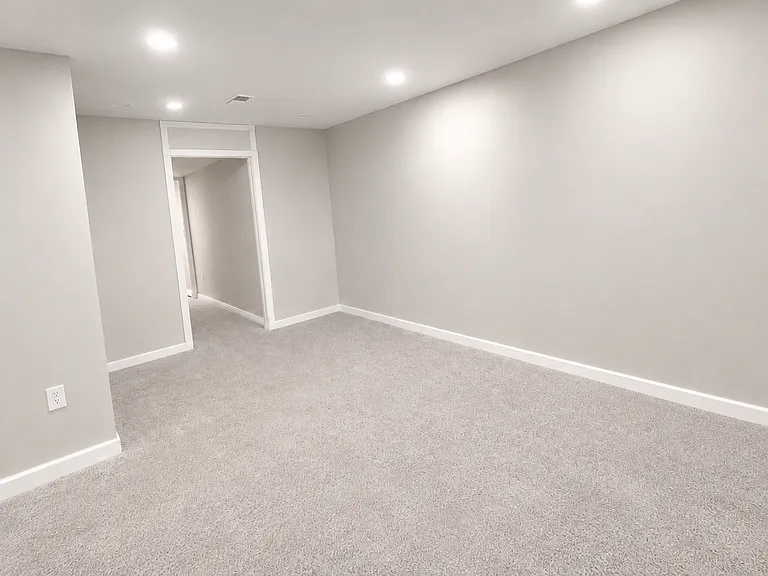 225 E Bird St — Photo 14