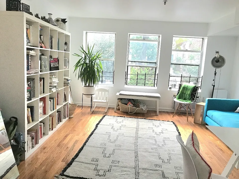115 Vanderbilt Ave #A