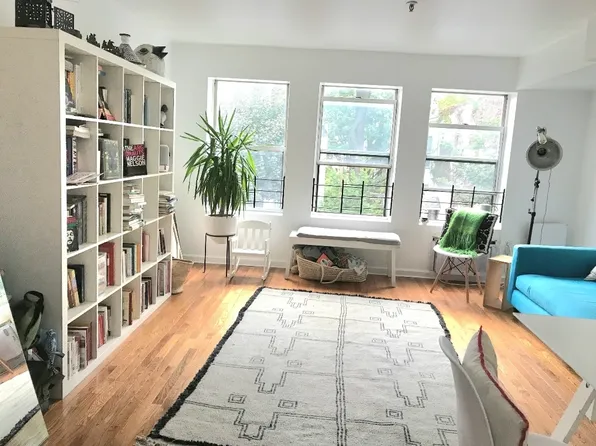 115 Vanderbilt Ave #A, Brooklyn, NY 11205