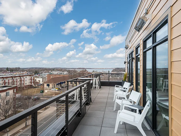 The Uptown Apartments — Photo 19