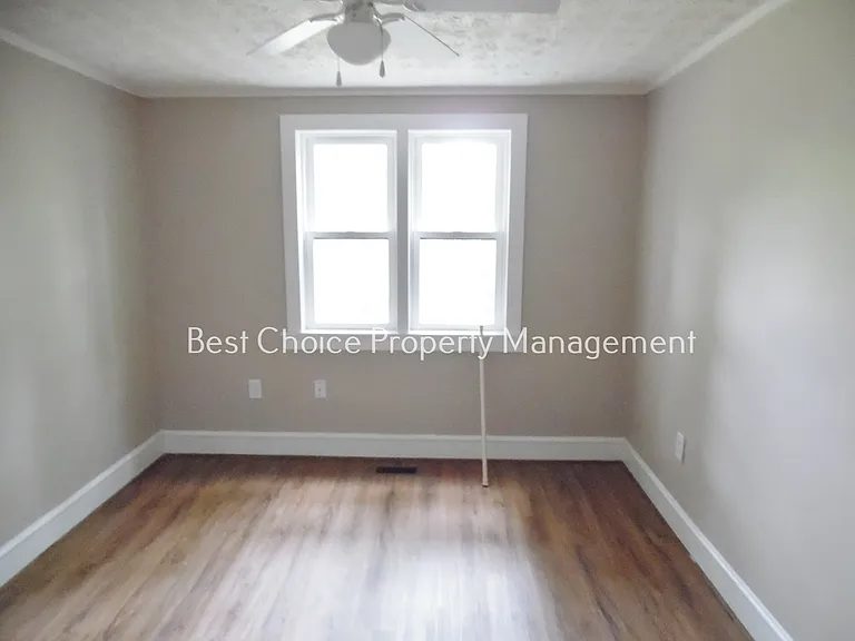 115 E Beattie St — Photo 11