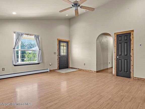 5th image of 344 Columbine Dr