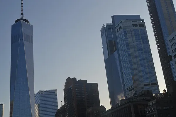 Rented by Avenue Real Estate | media 9