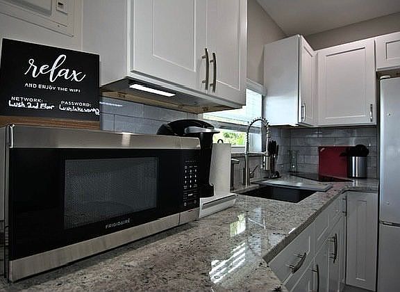 3rd image of 906 N L St APT 1