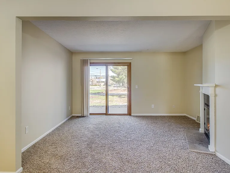 Cedarwood Condos — Photo 8