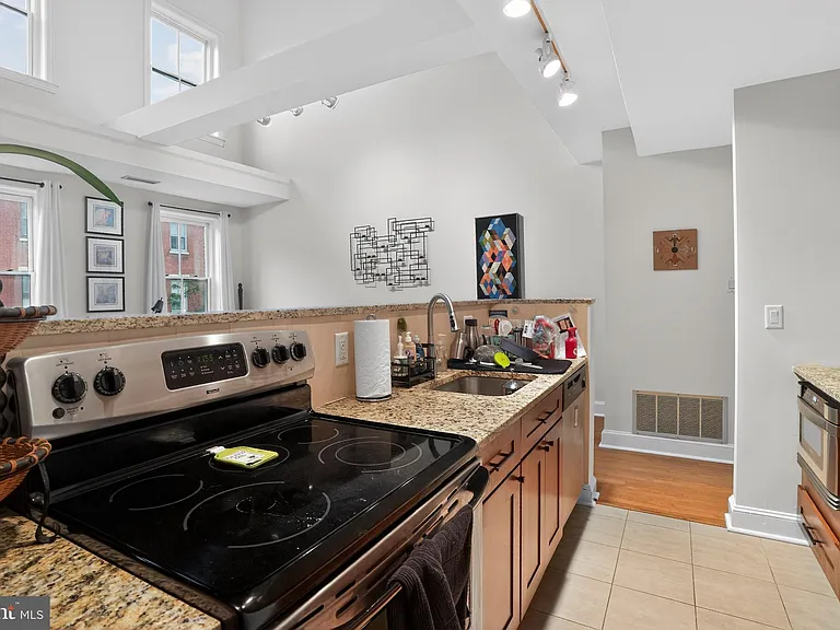 1627 Spruce St #3 — Photo 12
