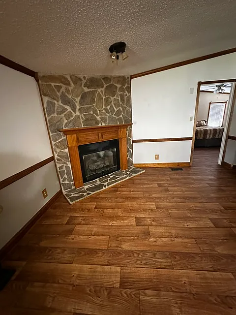 4 bed, 2200 sqft, $3,500 — Photo 2