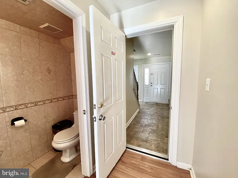 240 William Livingston Ct — Photo 30