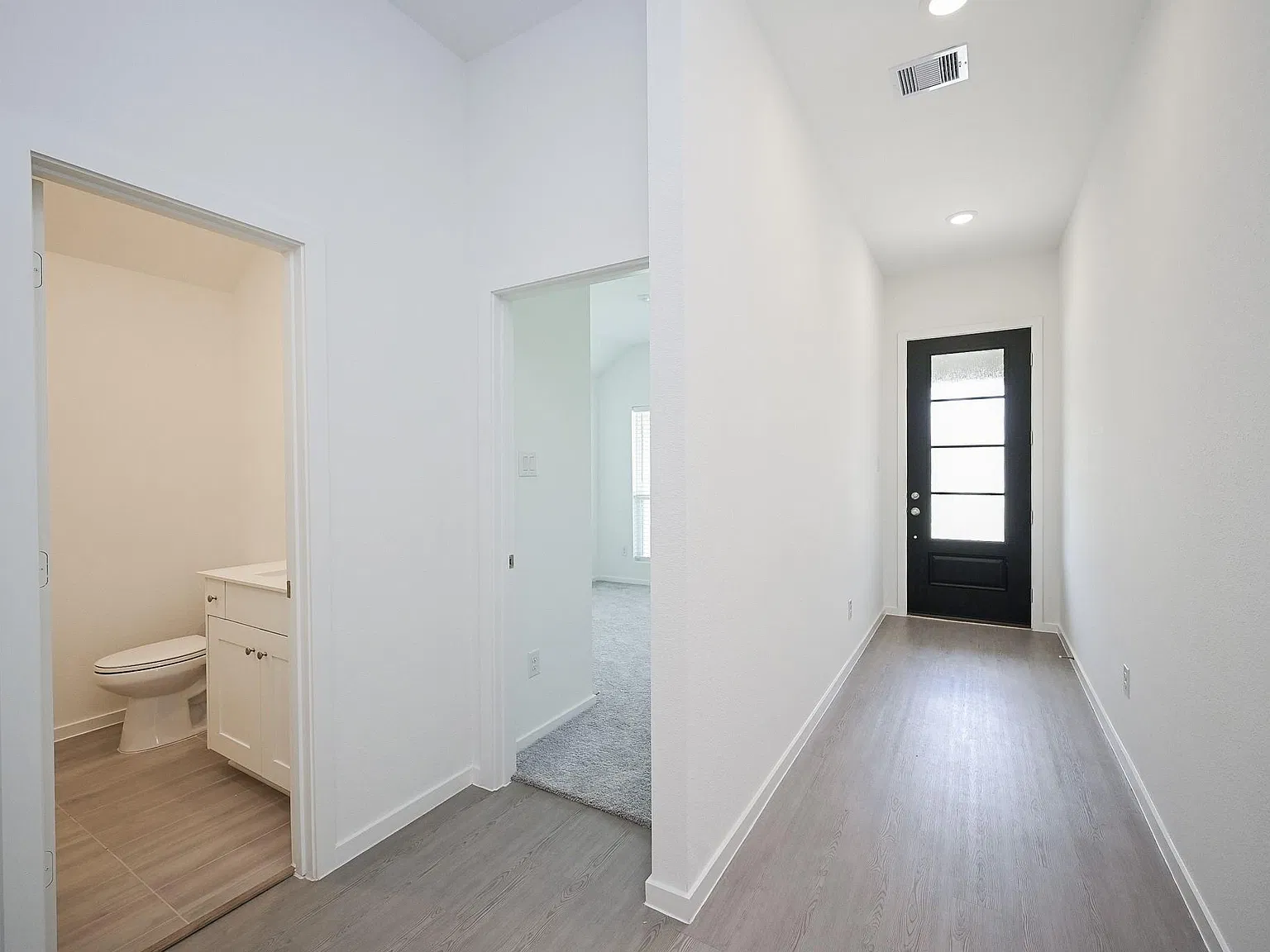 4 bed, 2.0 bath, 1920 sqft, $2,300 — Photo 4