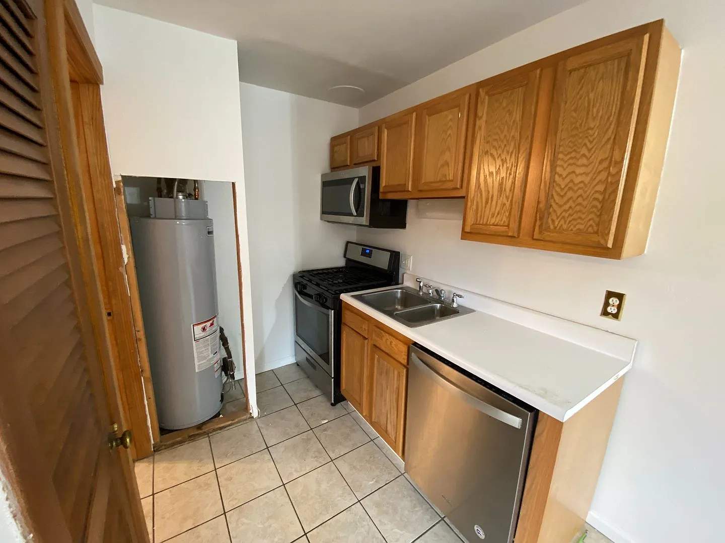 N High St 2232 SSR — Photo 4