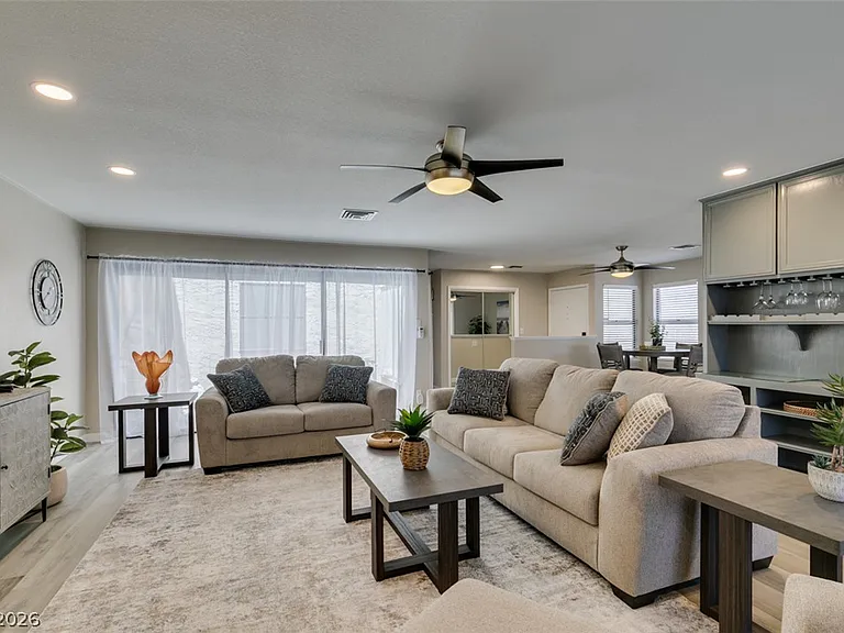 2587 Swan Ln — Photo 10