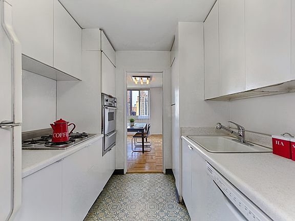 5th image of 1498 2nd Ave #14E