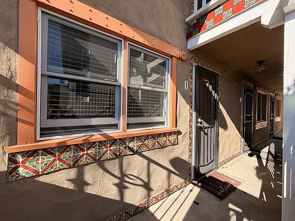 3rd image of 2340 Jefferson St APT 1