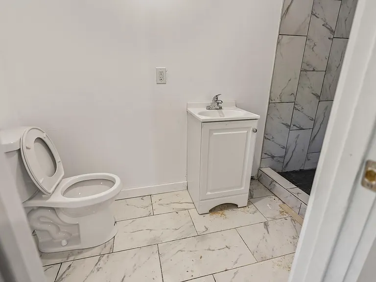 6131 Park Ave — Photo 6
