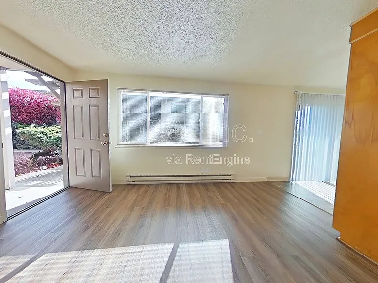 2201 NW Grant Ave #1 — Photo 2