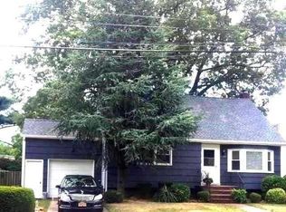 1654 Birch Dr, Merrick, NY 11566