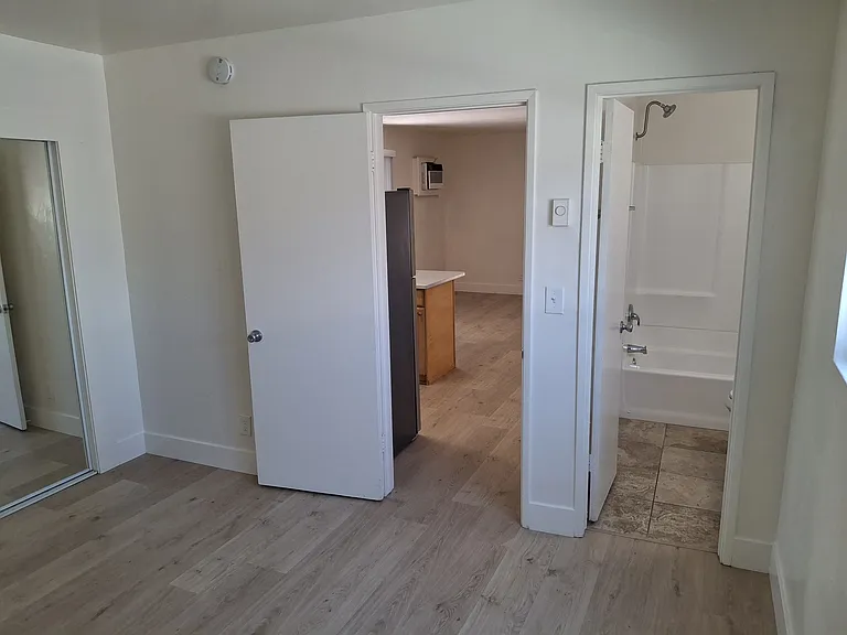 3341 Grim Ave #3 — Photo 11
