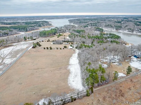 900 Buffalo Creek Rd, Buffalo Junction, VA 24529