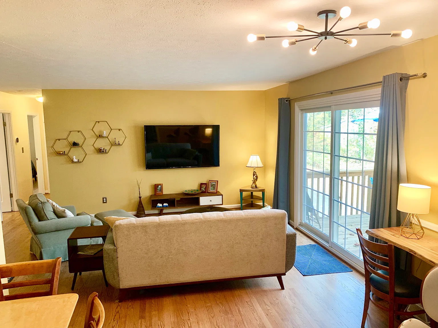 4 bed, 2300 sqft, $3,900 — Photo 3