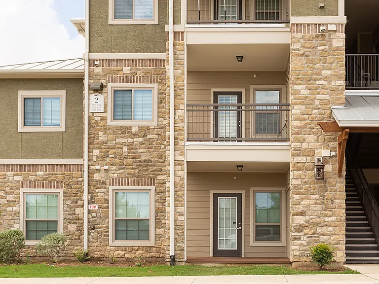 Freedom Hills Ranch Apartments — Photo 126