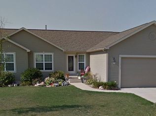 1611 Quail Run Ln, Cedar Falls, IA 50613