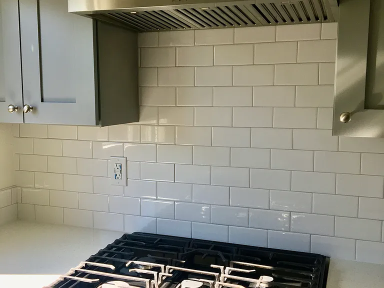 320 E 25th St #6 — Photo 9