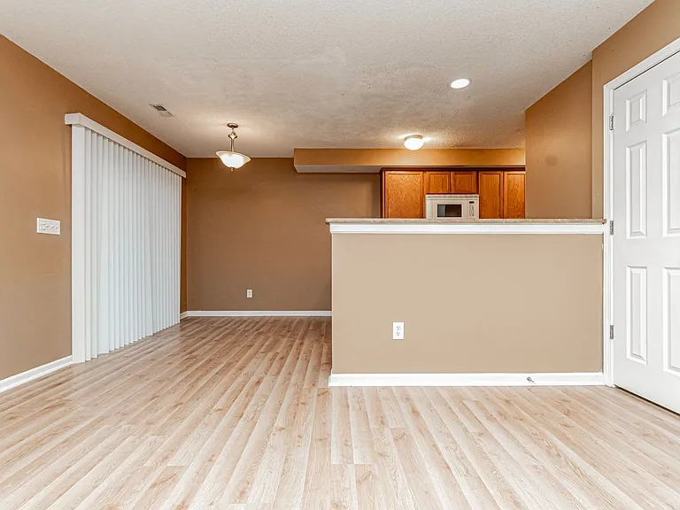 825 Whitetail Ct — Photo 7