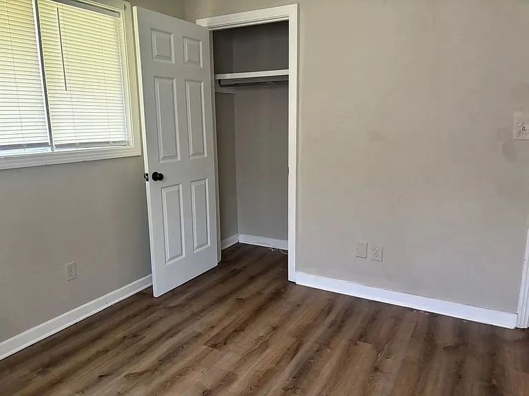 151 Chatham Cir — Photo 8