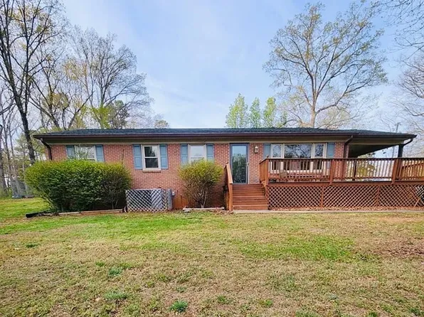 25 Valley St, Clarksville, VA 23927