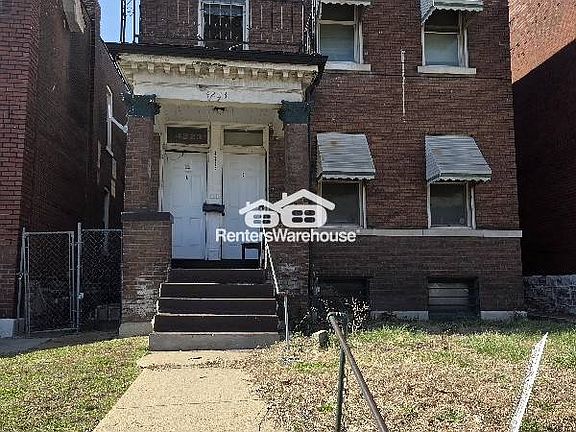 3rd image of 4223 Red Bud Ave #1F