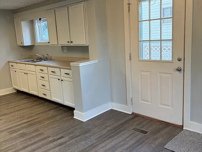 403 S McKinley Ave — Photo 9