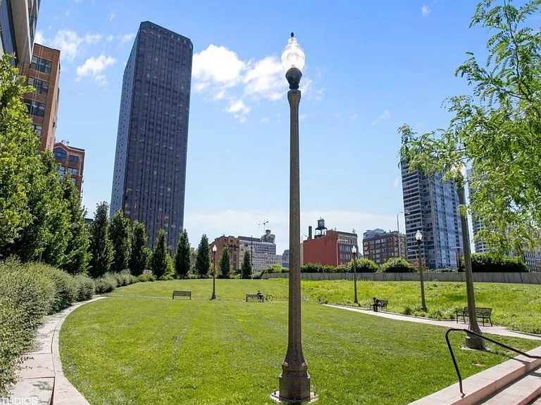 235 W Van Buren St #1408 — Photo 5