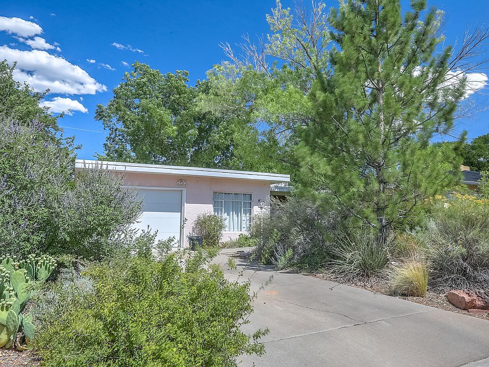 1st image of 424 Sierra Dr SE