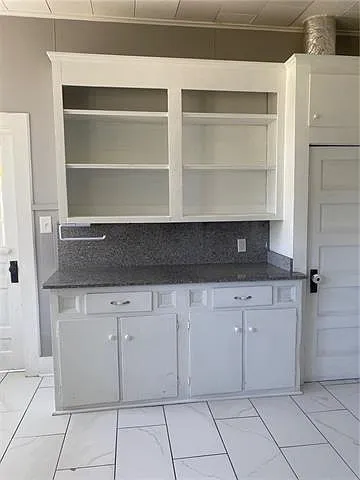 1109 S Holly St — Photo 14