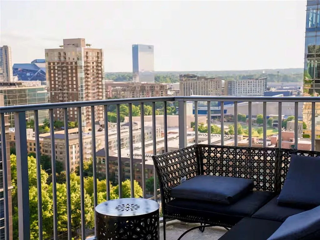 2 bed, 2.0 bath, 1075 sqft, $2,690 — Photo 4