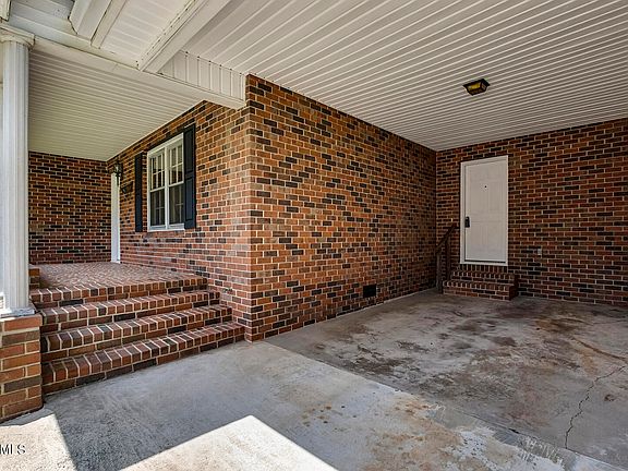 3rd image of 220 Wilkins Ave